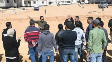 جولات ميدانية.. رئيس جهاز العاشر يتابع أعمال الترفيق بمشروعات الإسكان المتوسط بمدينة العاشر